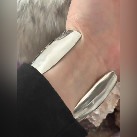 Navajo statement sterling silver ram Hopi cuff - Picture 4 of 7